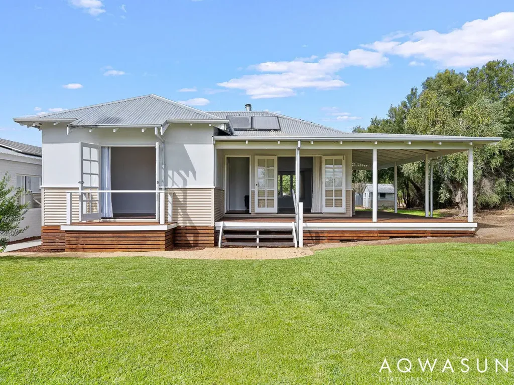 Port Kennedy  COASTAL LIVING. SPACE TO MOVE. LOCATION TO LOVE.