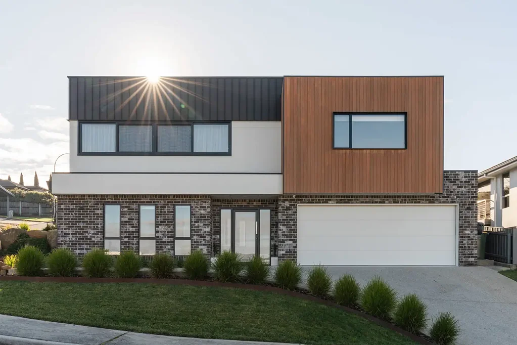 Summerhill 3房  Architecturally designed, uninterrupted mountain views, flexible family living and an oversized garage