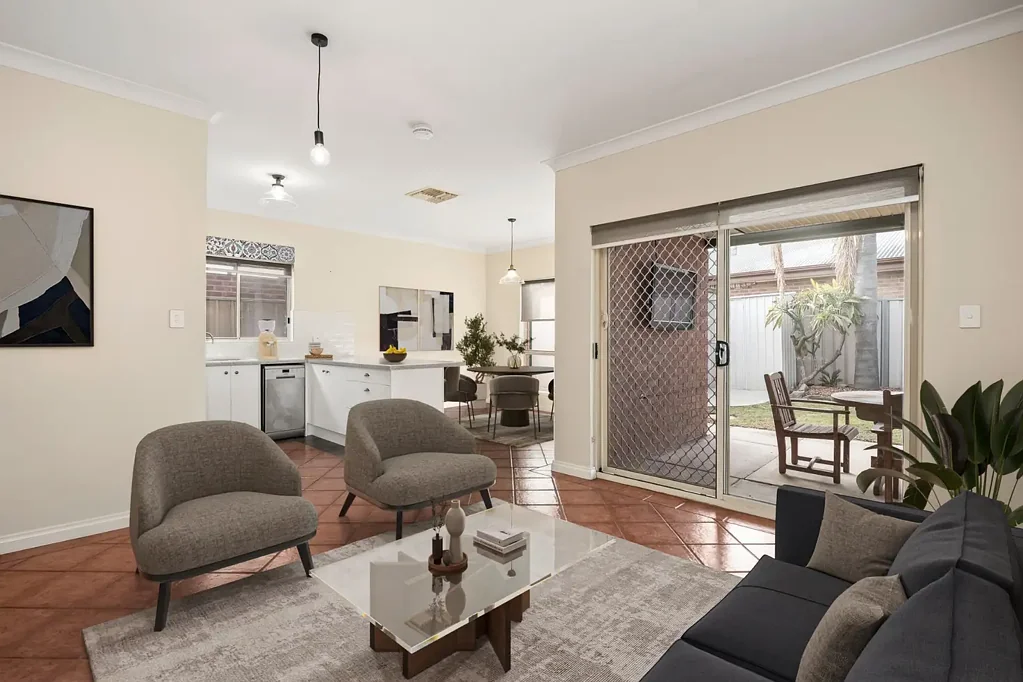 Ethelton 2Zimmer Coastal Charm with Courtyard Comfort – Just Moments from the Beach