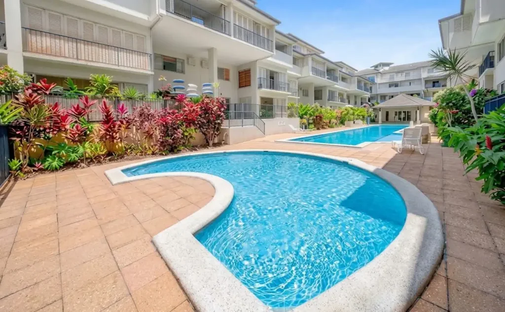 TROPICAL CLIFTON BEACH APARTMENT - UNFURNISHED