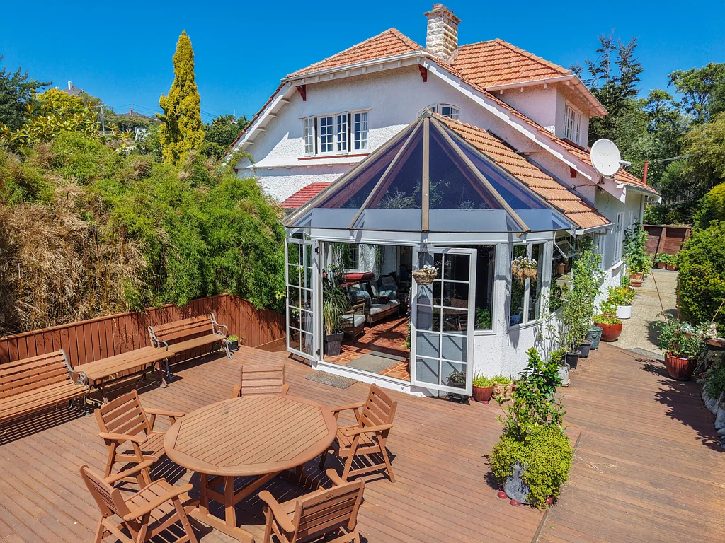Oamaru 4 Bedroom CHARACTER HOME WITH STUNNING ATRIUM