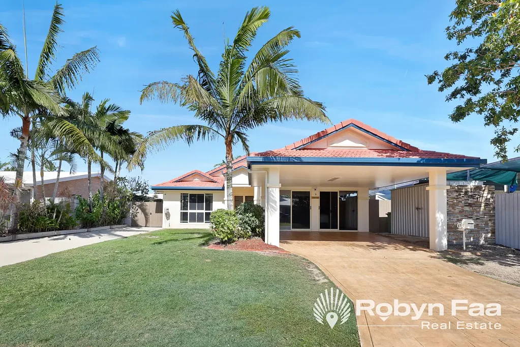 East Mackay 4房  BEACHSIDE LIVING IN A SPACIOUS FAMILY HOME WITH DUAL LIVING; INGROUND POOL; & EASILY ACCESSIBLE SHED