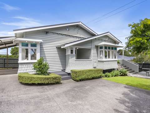 Onehunga 2 Bedroom CALIFORNIAN BUNGALOW: SLOPES OF ONE TREE HILL!