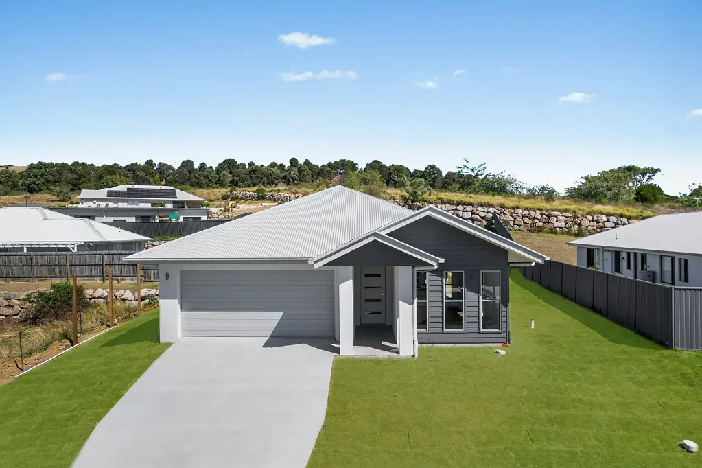 14 Pelican Street, Lowood, QLD 4311