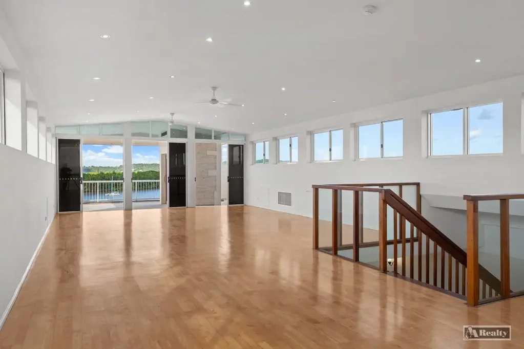 Innisfail 4房  CBD INVESTMENT