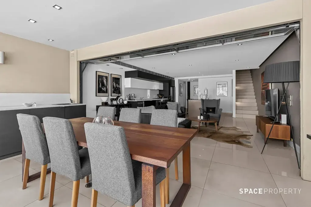 Fortitude Valley 2 Bedroom Spacious Split-Level Apartment in Prime Robertson Street Location