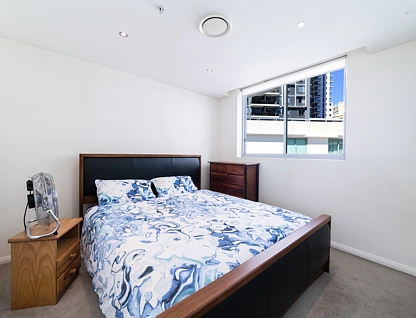 512/1 Como Crescent, Southport, Gold Coast, 2 rūma, 2 rūma horoi, Apartment