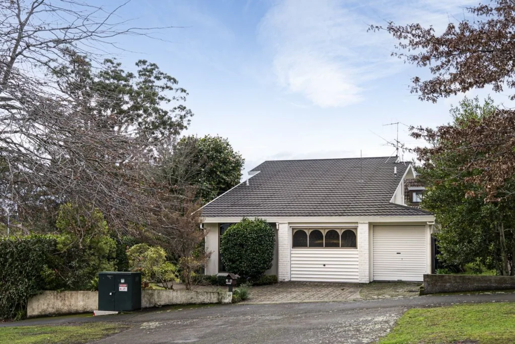 Nelson City 3ห้องนอน Estate Sale, Fantastic Location!