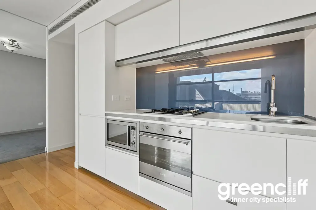 Exceptional One-Bedroom Apartment for Lease on Level 32 with Club Lumiere Access