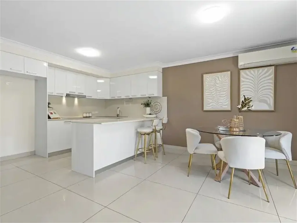 NOW LEASING - LUXURY TOWNHOUSE