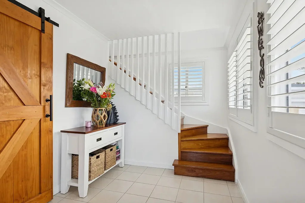 Killarney Vale 3બેડરૂમ Character filled home close to shops, cafés and surf