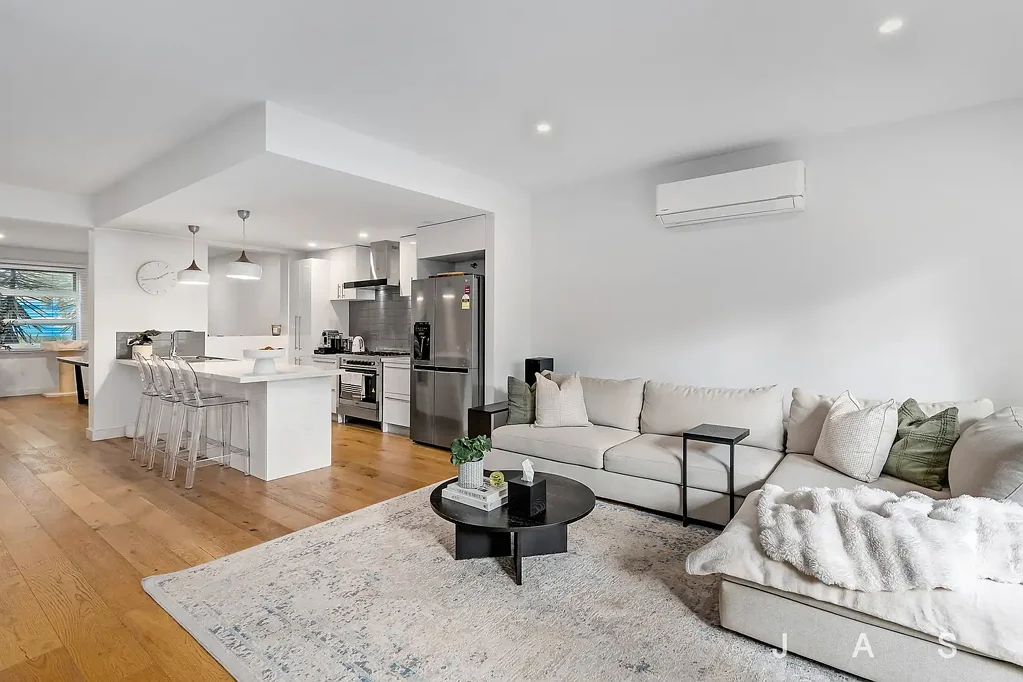Yarraville 3 Slaapkamer Expressions Of Interest Closing Saturday 4th July at 3.00pm
