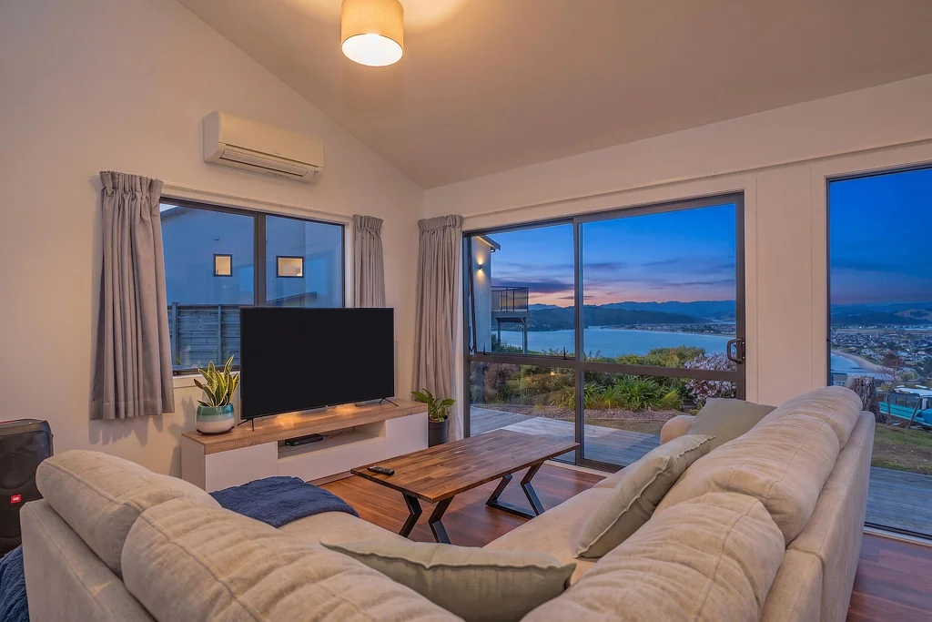 Whitianga 3Moenga Stunning Sea Views and Over 1000m2 Land!