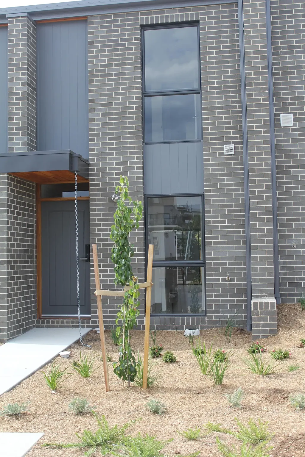 Modern 2 Bedroom, Two Bathroom Townhouse
