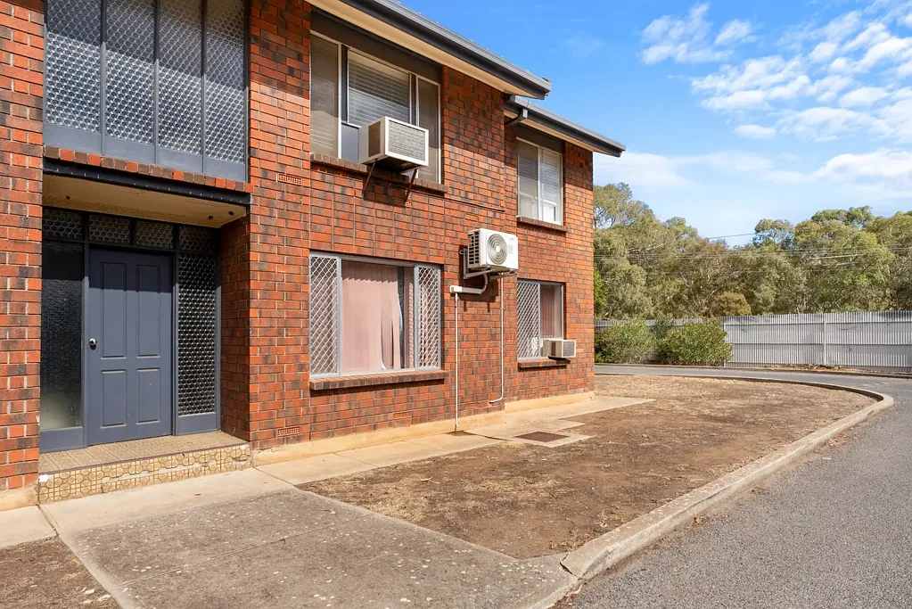 Salisbury 2房  Your Blank Canvas Awaits at 17/66 Festival Court, Salisbury
