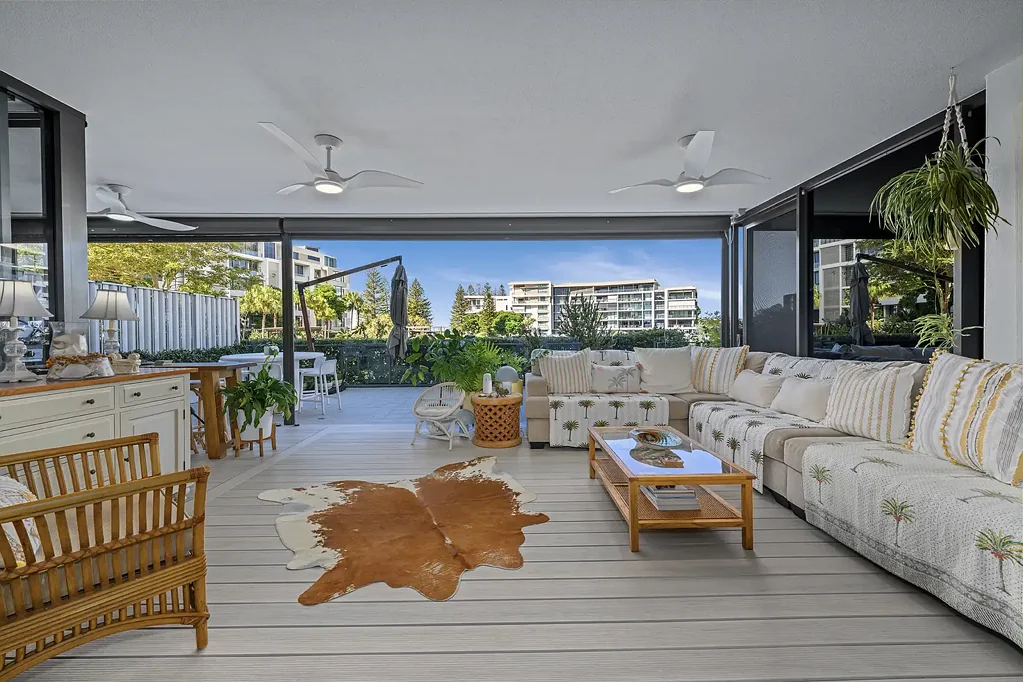 Hollywell 2房  Ground Floor Luxury Entertainer in Prestigious Allisee