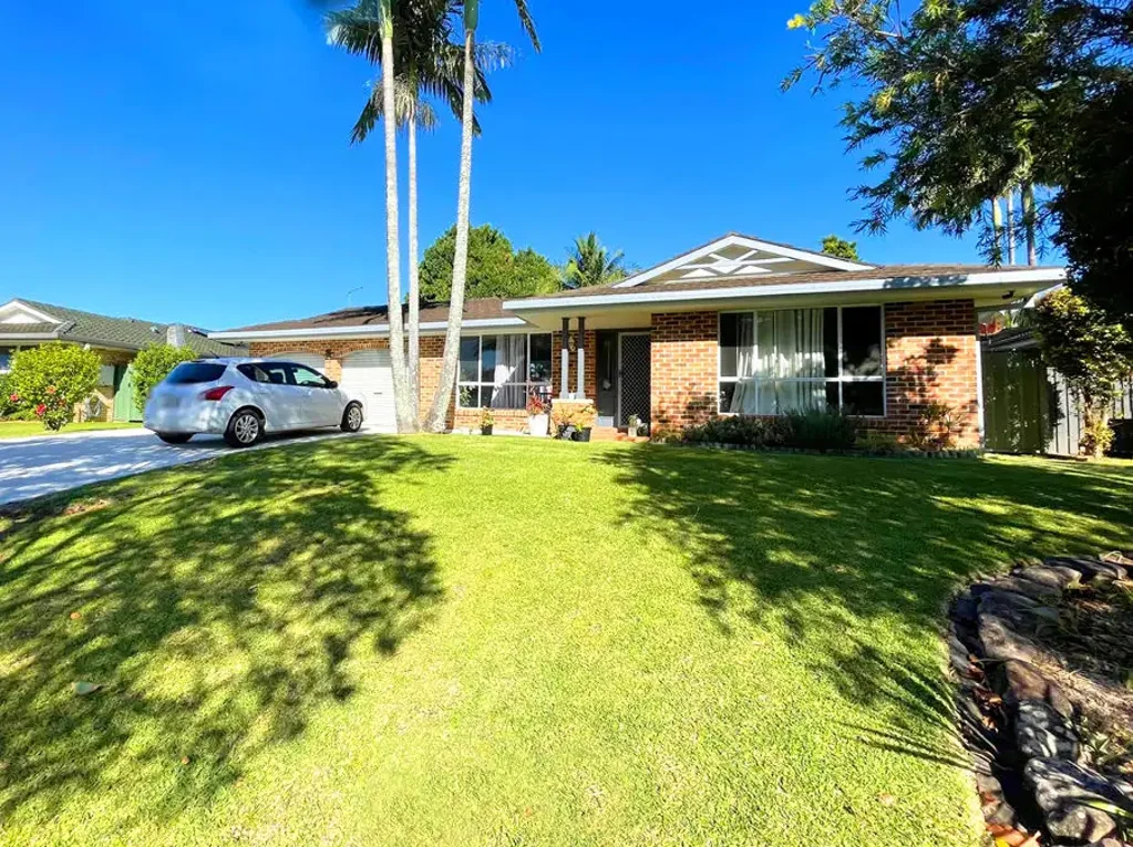 LARGE FAMILY HOME IN GREAT NEIGHBOURHOOD