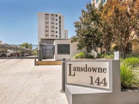 2x2  FURNISHED In Fantastic Location