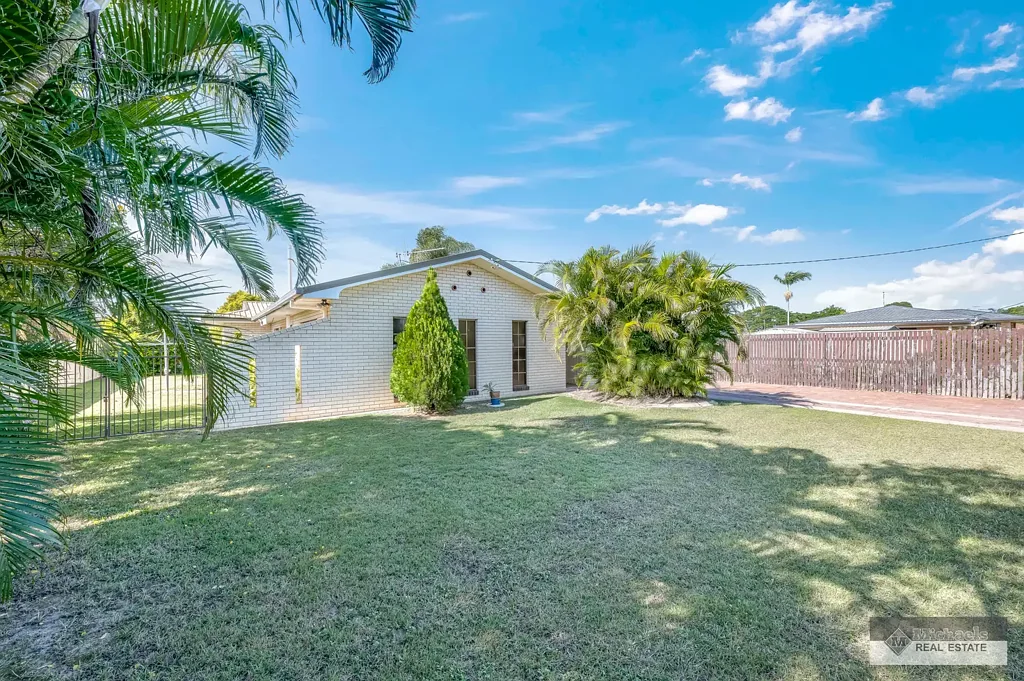 Avenell Heights 4Zimmer Big Mid 70s Brick on 840m² in Sought-After Avenell Heights!