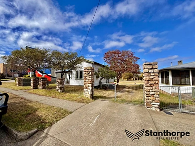 Stanthorpe 3कमरा STANTHORPE - COMMERCIAL/RESIDENTIAL ZONED - 653M2 - BUSINESS CBD LOCATION
