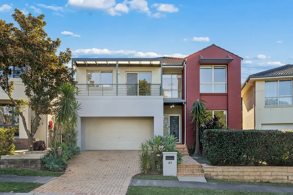 Stanhope Gardens 6ห้องนอน House + Studio | Investment Opportunity - Walk to Kellyville Metro