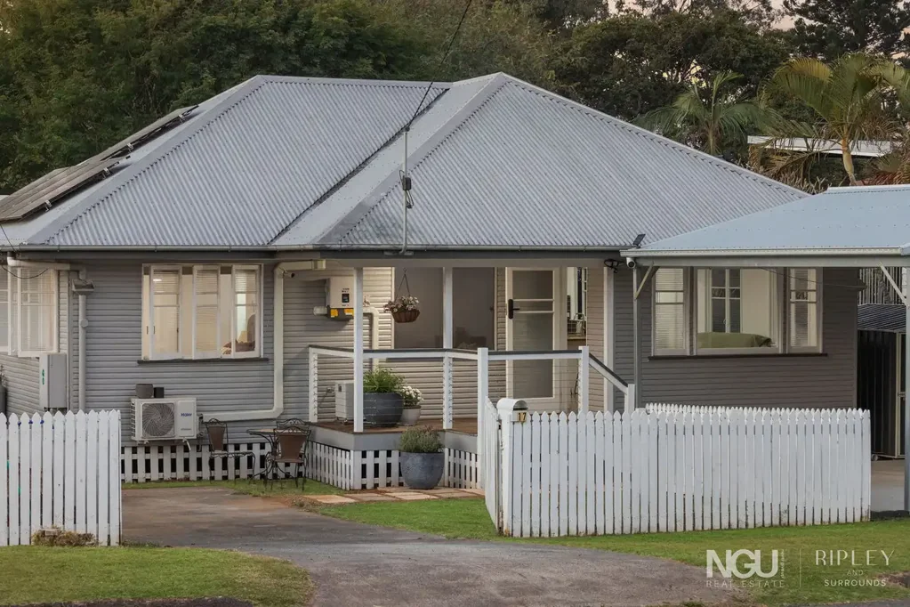 North Ipswich 3房 今日风采。明日空间。连接一切的优越位置。 CHARACTER FOR TODAY. SPACE FOR TOMORROW. A LOCATION THAT CONNECTS IT ALL.