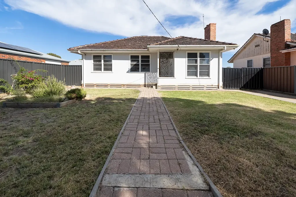 44 Stradbroke Avenue, Swan Hill, VIC 3585