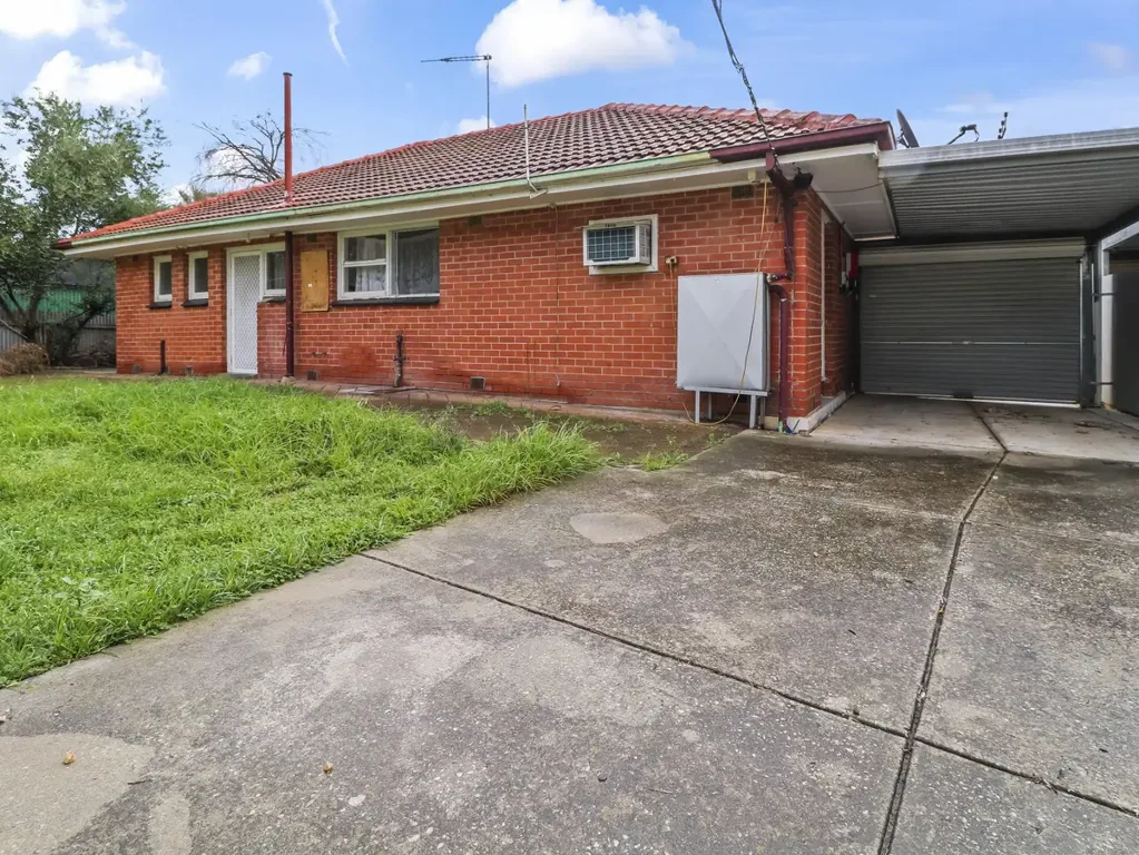 3 Bedroom Home in Elizabeth Park