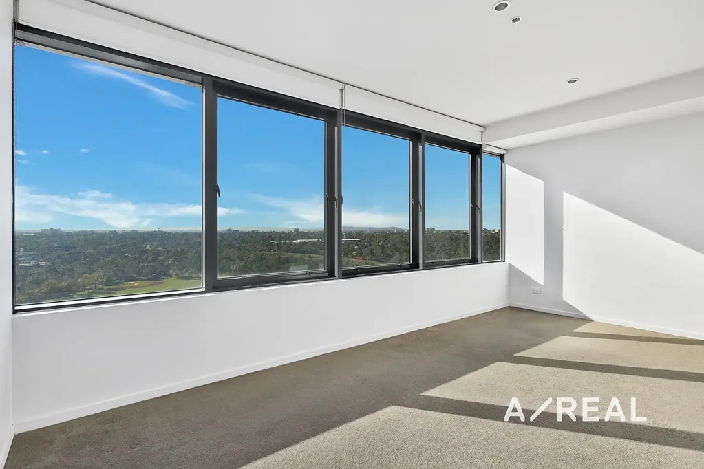 Stunning City Views & Effortless Urban Living