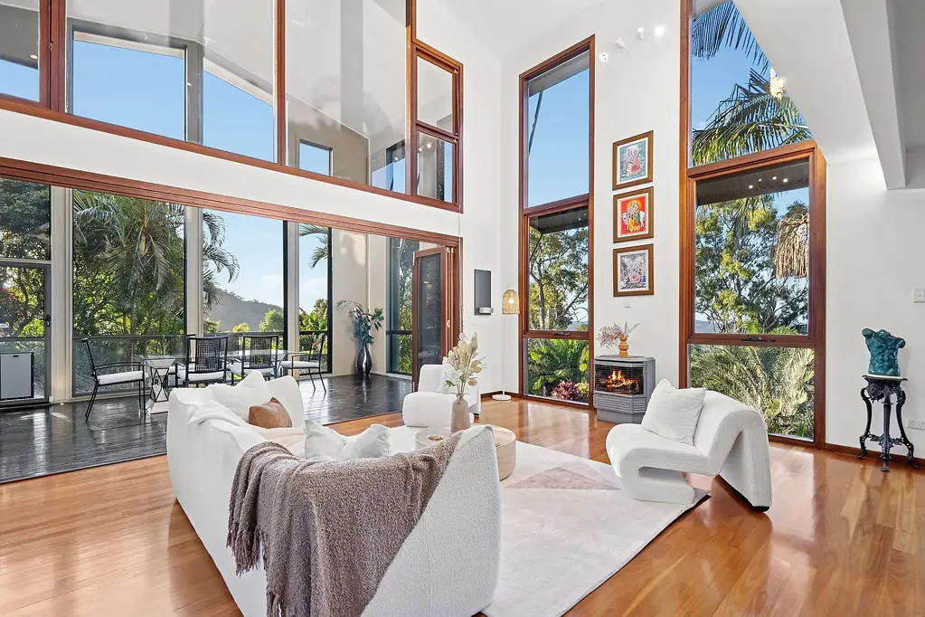 Maroochy River 4房  Exceptional Architectural Residence with Iconic Coastal & Hinterland Vistas