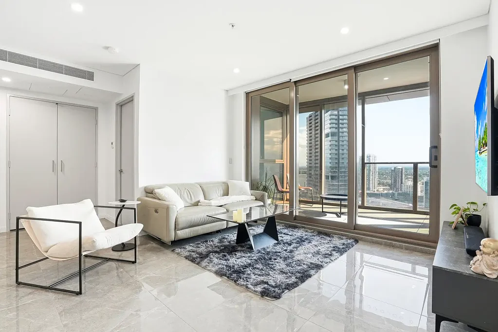 Fully Furnished Luxury Apartment | Walk to everything