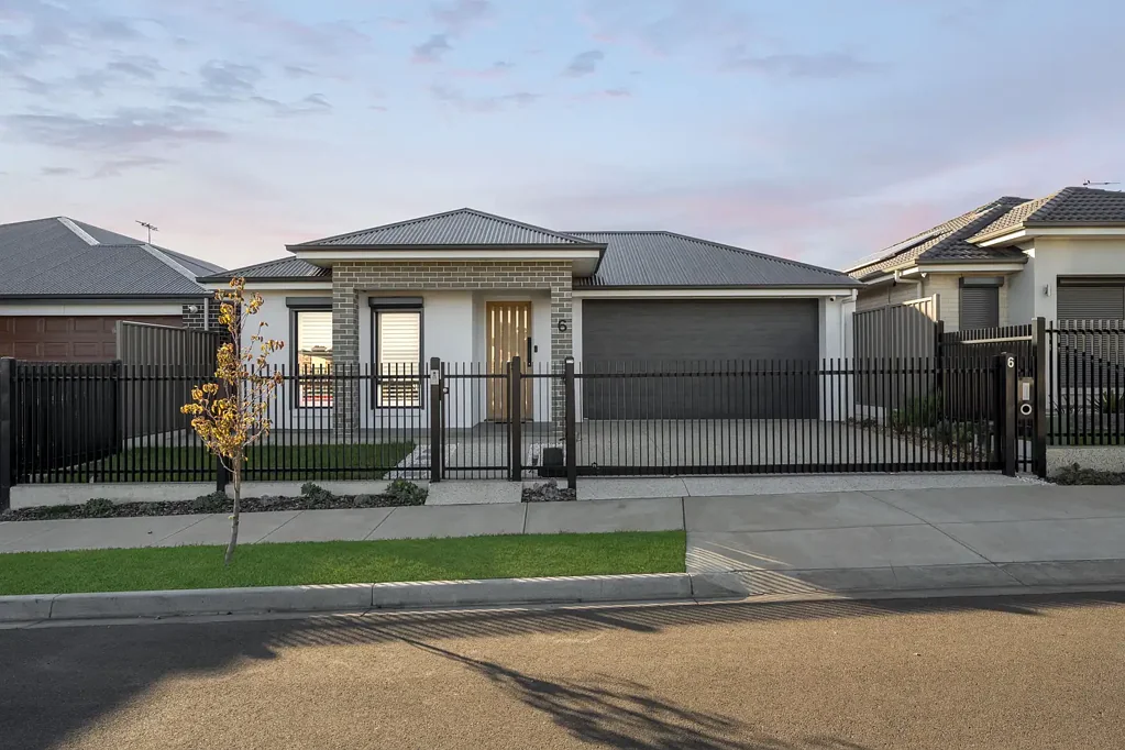 Enfield 3Kwarto Safe, Smart, Secure & Stylish 2020 - Built Smart Home in Enfield Enclave!