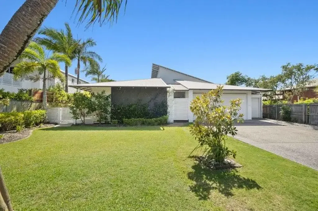 13 North Beach Place, Mudjimba