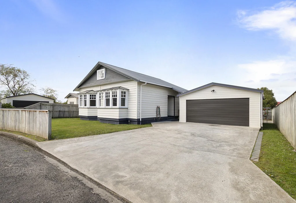 Feilding 3 Bedroom Character villa plus sleepout with ensuite