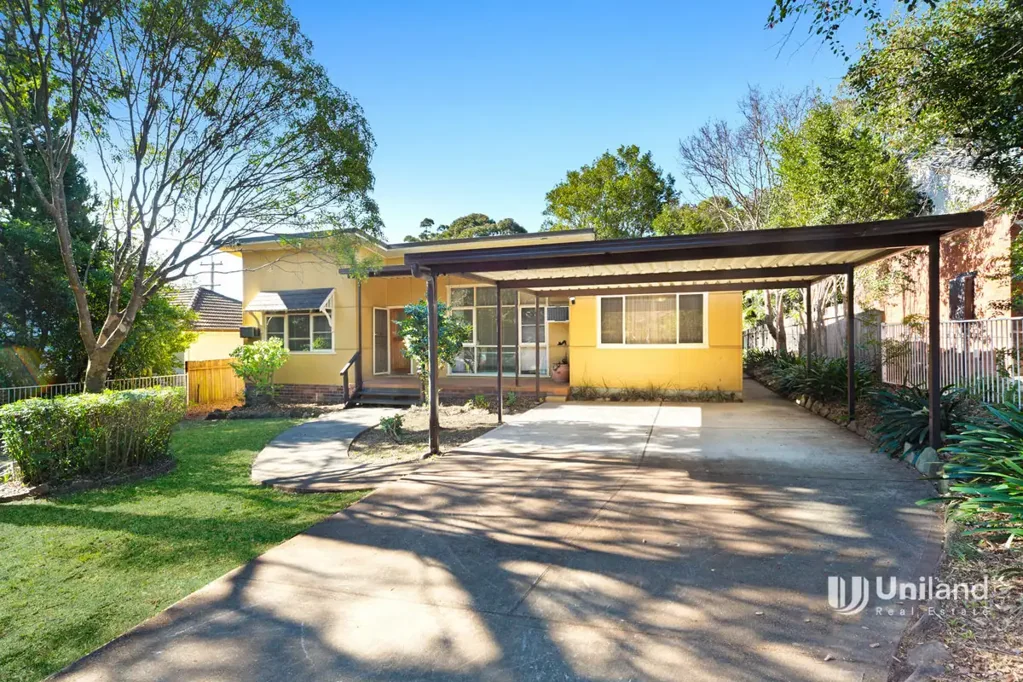 Spacious Family Home in an Ultra-Convenient Castle Hill Location
New floorboard just installed