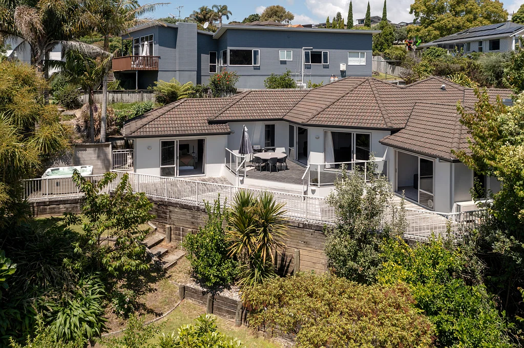Stunning Modern Home Available Now - Short Term Rental