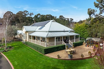 Woodend 4房  A grand home on 2673 sq metres in an exclusive Woodend precinct (Neighbourhood Residential Zone NRZ5)