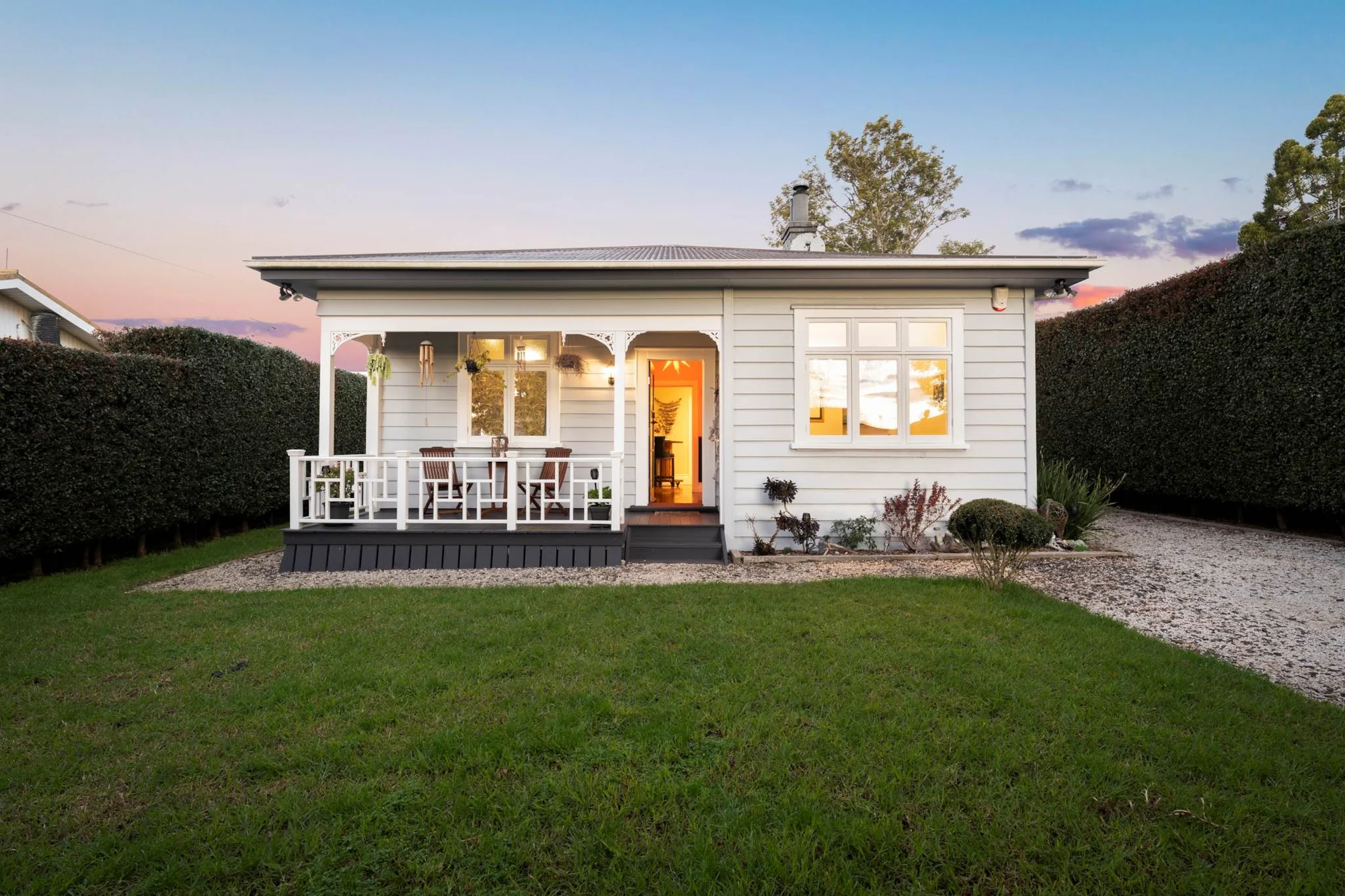 Pukekohe 3 Slaapkamer Vintage Charm with Contemporary Comforts