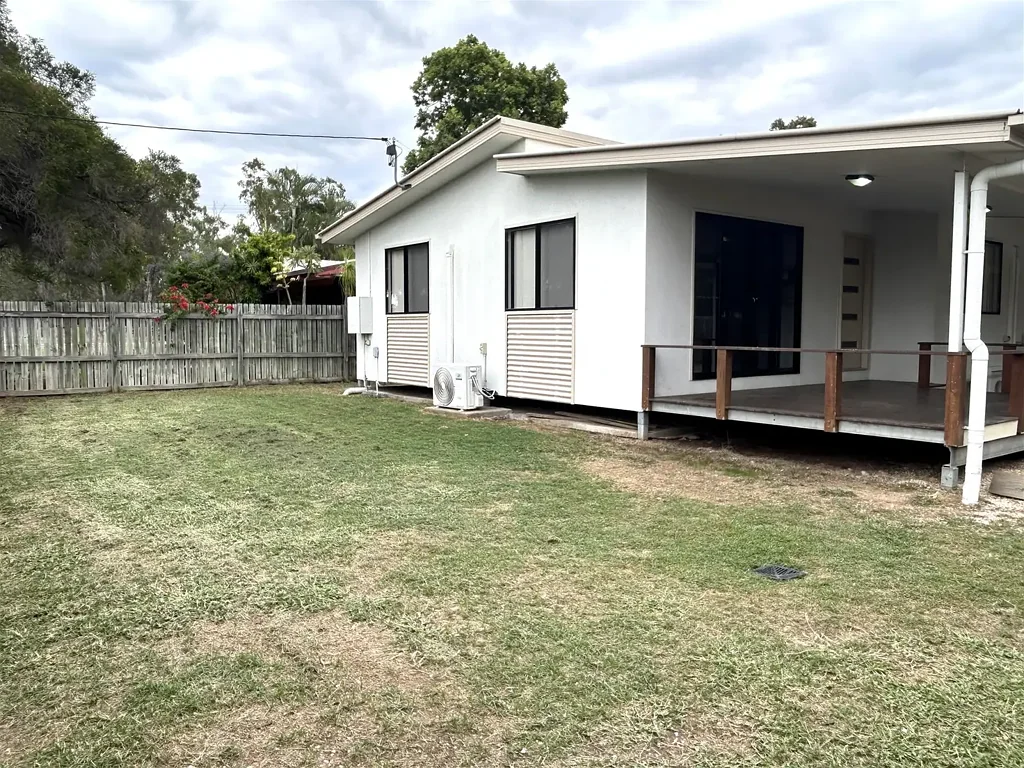 Close To School & Town Facilities