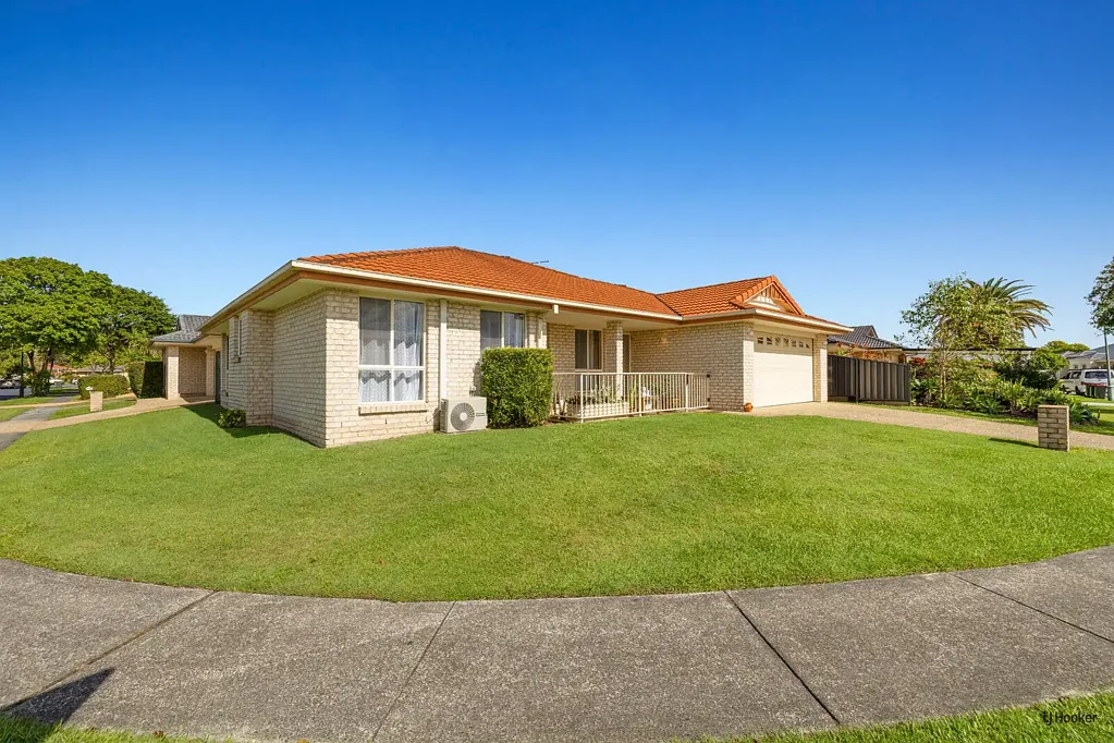 Banora Point 6chambre DUPLEX PAIR ON ONE TITLE!