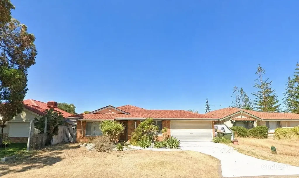 Quinns Rocks 4 Bedroom ~ Family Living Opposite Beautiful Parklands ~