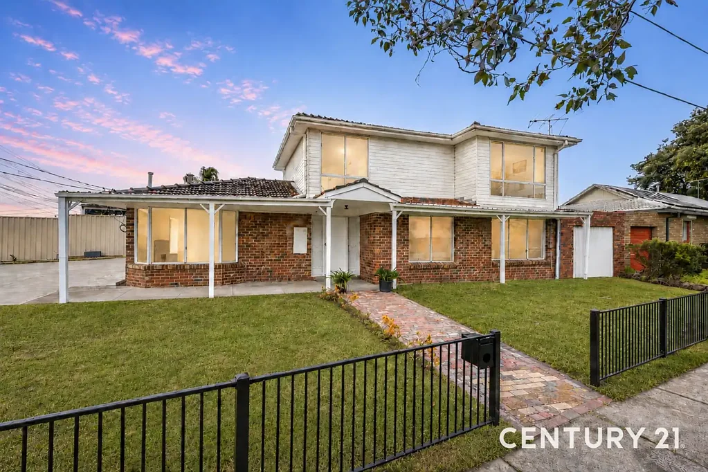 Noble Park 7房 黄金地段 7卧宽敞 全屋翻新 燃气厨房 大型浴室 街道外停车 Fully Renovated Family Haven – Perfect for Large or Extended Families