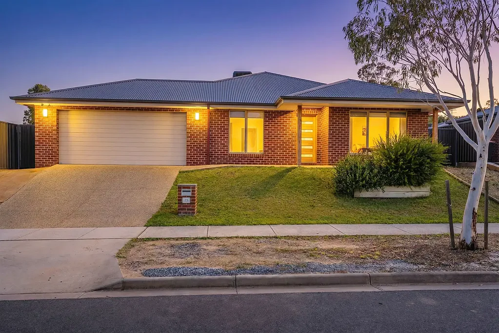 75 Riverboat Drive, Thurgoona, NSW 2640