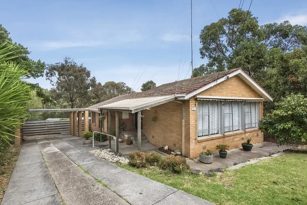 Renovated Family Home Overlooking Jacana Reserve