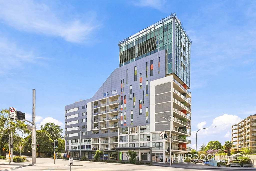 Renovated Stylish  2 bed - Perfect Location !