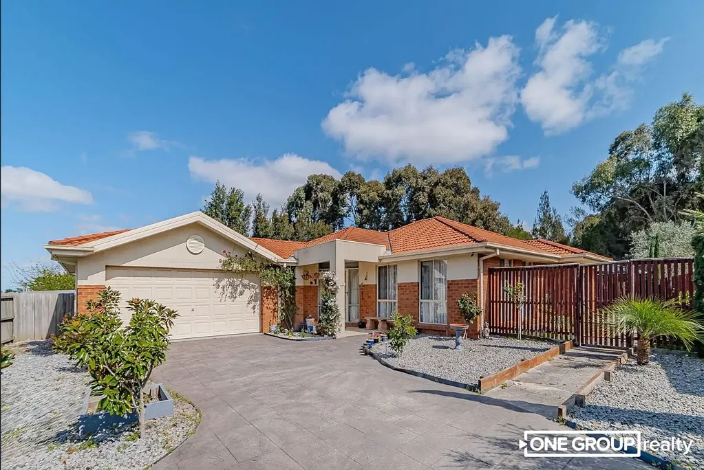 For Lease: Spacious Family Haven in a Prime Location!
