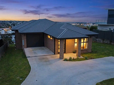 East Devonport 3ਬੈੱਡਰੂਮ Modern Family Home with Space, Comfort and Views