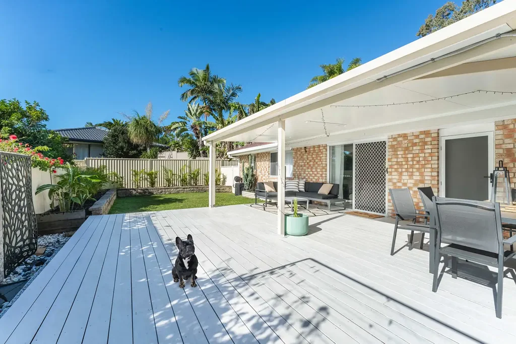 Merrimac 2房  More Like a House, With Incredible Outdoor Living!