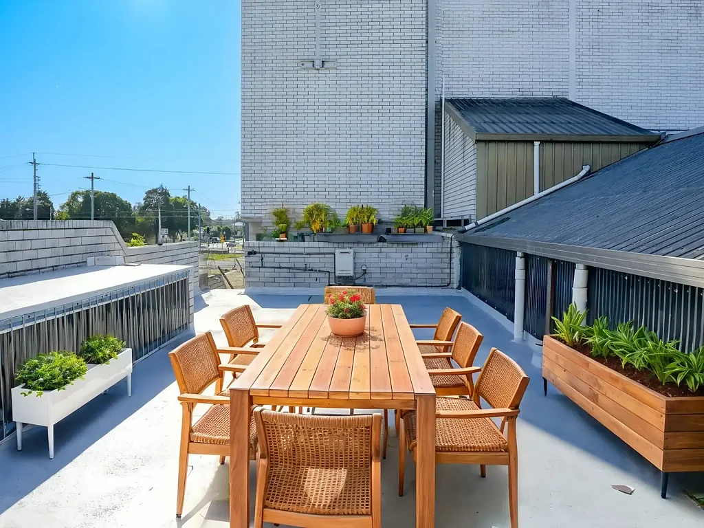 Convenience & Low Maintenance Living