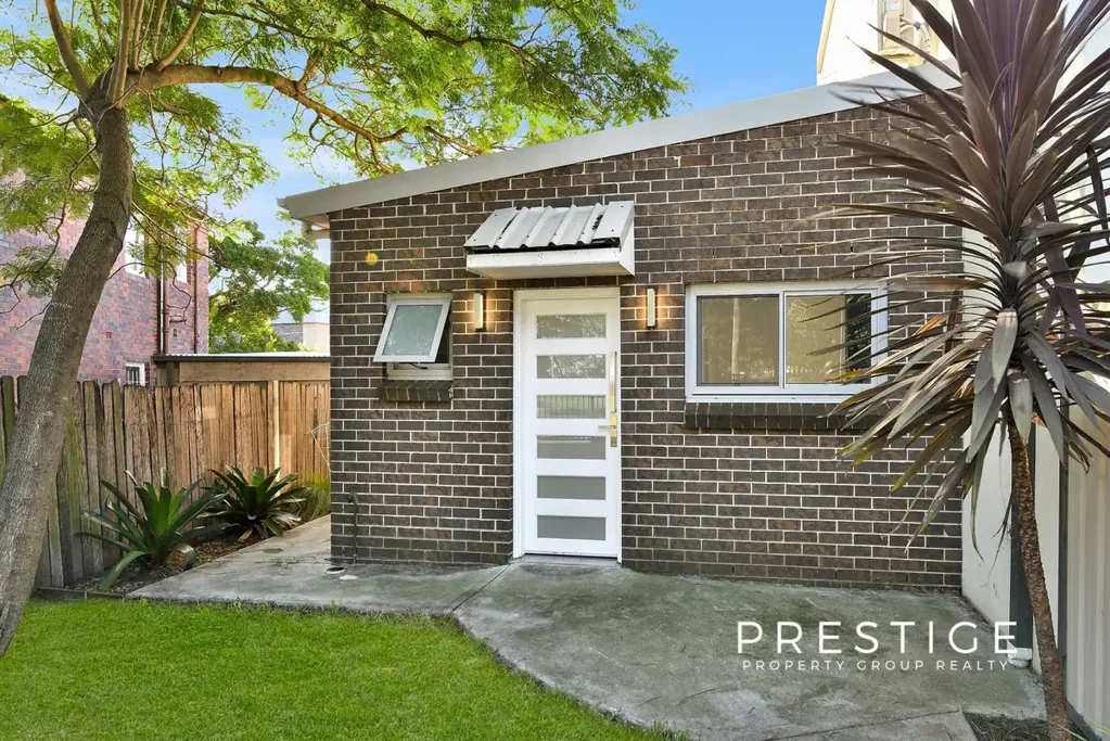 Well-maintained granny flat in a prime location!